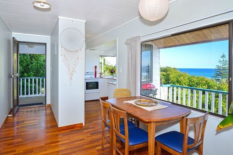 Photo of property in 13c Makorori Beach Road, Makorori, Gisborne, 4073