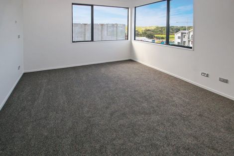 Photo of property in 1 Moki Place, Long Bay, Auckland, 0630