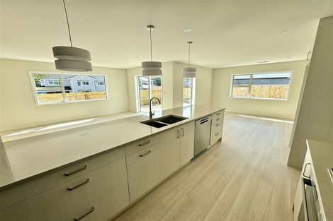 Photo of property in 31 Farnworth Terrace, Churton Park, Wellington, 6037