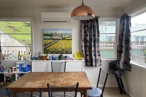 Photo of property in 15 Onslow Road, Khandallah, Wellington, 6035