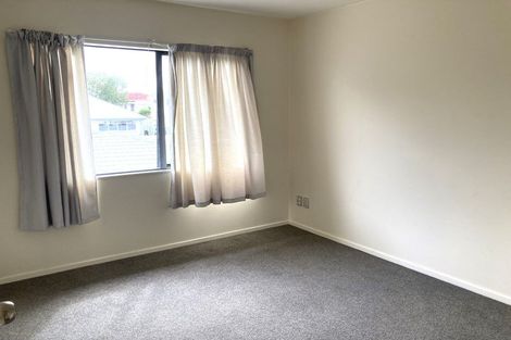 Photo of property in 6a Alma Street, Te Atatu South, Auckland, 0610