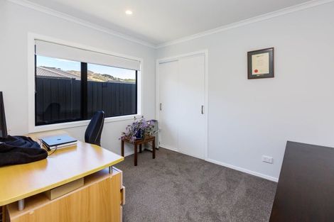 Photo of property in 16 Whitten Way, Wallaceville, Upper Hutt, 5018