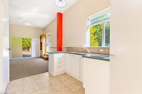 Photo of property in 12 Kelston Street, New Lynn, Auckland, 0600