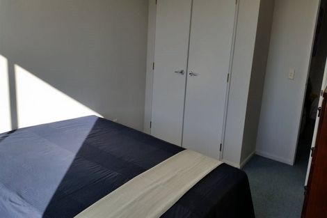 Photo of property in 5c/5 Kent Terrace, Mount Victoria, Wellington, 6011