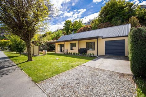 Photo of property in 37 Mcdonnell Road, Arrowtown, 9302