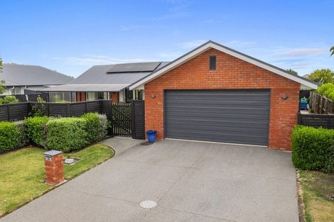 Photo of property in 16 Chestnut Place, Rangiora, 7400
