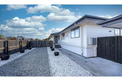 Photo of property in 76 Avondale Road, Avondale, Christchurch, 8061