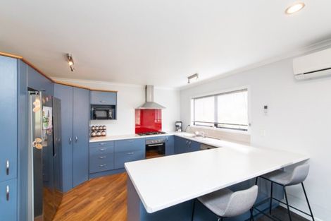 Photo of property in 7 Ruapehu Drive, Fitzherbert, Palmerston North, 4410