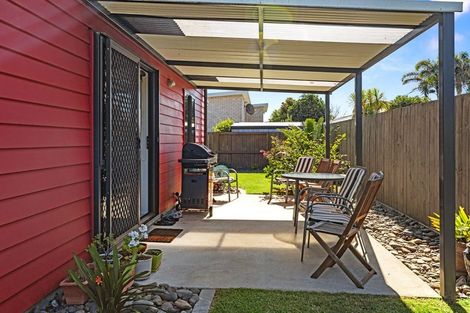 Photo of property in 27 Spinifex Street, Papamoa Beach, Papamoa, 3118