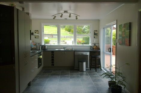 Photo of property in 124 Parkvale Road, Karori, Wellington, 6012