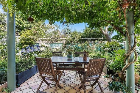 Photo of property in 2/7 Otakau Road, Milford, Auckland, 0620