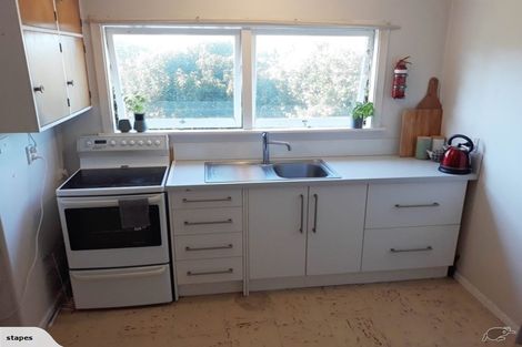 Photo of property in 32 Fowler Street, Northcote, Auckland, 0627