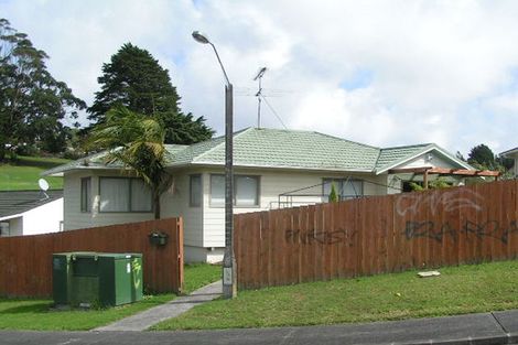 Photo of property in 27 Loughanure Place, Massey, Auckland, 0614