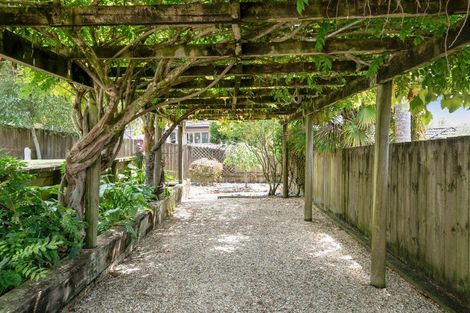 Photo of property in 10 Jacanas Place, Unsworth Heights, Auckland, 0632