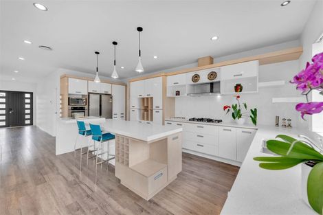 Photo of property in 37 Rosewell Crescent, Flat Bush, Auckland, 2019