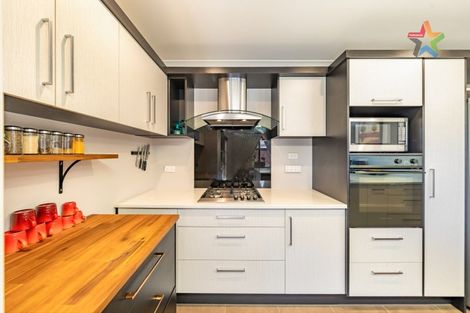 Photo of property in 8a Glen Iris Grove, Woburn, Lower Hutt, 5010