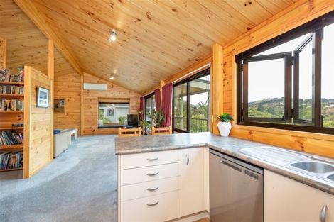 Photo of property in 27 Wisteria Grove, Maungaraki, Lower Hutt, 5010