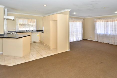 Photo of property in 63c Redoubt Road, Goodwood Heights, Auckland, 2105