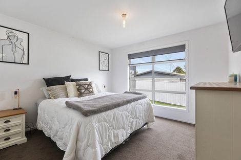 Photo of property in 77 Pohutukawa Place, Bell Block, New Plymouth, 4312