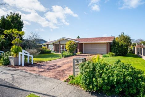 Photo of property in 10 Delamare Road, St Andrews, Hamilton, 3200