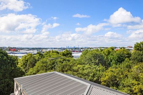 Photo of property in 211a Sunnynook Road, Wairau Valley, Auckland, 0627