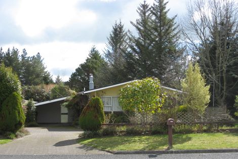 Photo of property in 84 Kinloch Road, Kinloch, Taupo, 3377