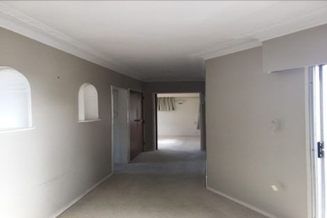 Photo of property in 15 Eyre Street, Henderson, Auckland, 0612