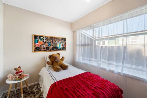 Photo of property in 2 Park Lane, Waitara, 4320