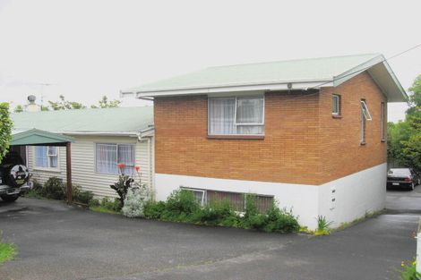 Photo of property in 1/555 Glenfield Road, Glenfield, Auckland, 0629