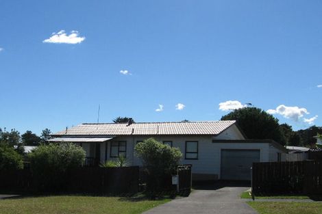 Photo of property in 9 Crosby Road, West Harbour, Auckland, 0618
