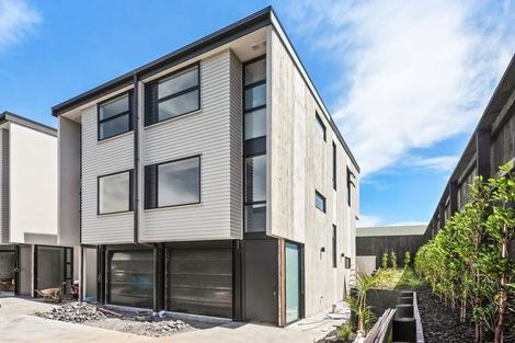 Photo of property in 5/4165 Great North Road, Glen Eden, Auckland, 0602