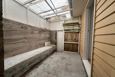 Photo of property in 88 Newlands Road, Newlands, Wellington, 6037