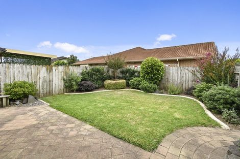 Photo of property in 13 Montilla Place, Manurewa, Auckland, 2102