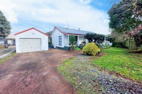 Photo of property in 43 Gilbass Avenue, Hamilton Lake, Hamilton, 3204