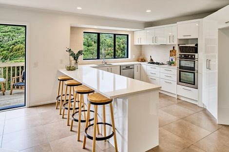 Photo of property in 32 Amesbury Drive, Churton Park, Wellington, 6037