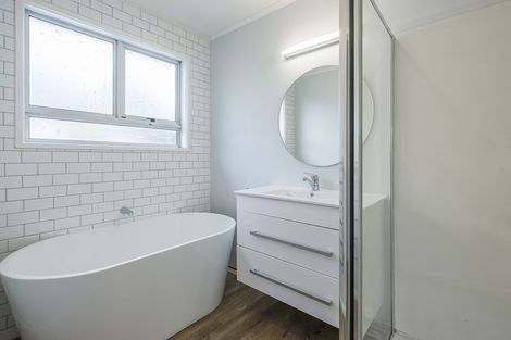 Photo of property in 32 Sylvan Avenue, Waikanae, 5036