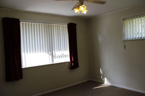 Photo of property in 42 Mack Place, Red Hill, Papakura, 2110