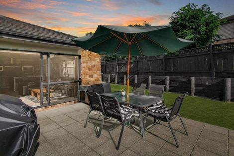 Photo of property in 21 Bellshill Close, Wattle Downs, Auckland, 2103