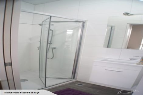 Photo of property in 2/10 Silver Moon Road, Albany Heights, Auckland, 0632