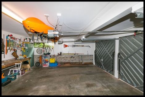 Photo of property in 2 Woodford Way, Crofton Downs, Wellington, 6035