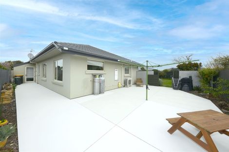 Photo of property in 19 Blue Gum Place, New Brighton, Christchurch, 8083