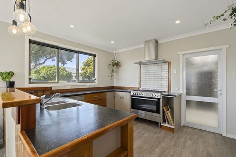 Photo of property in 2 Drake Street, Vogeltown, New Plymouth, 4310