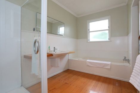 Photo of property in 2 Viles Road, Bulls, 4894