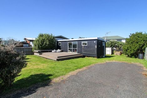 Photo of property in 27 Crispe Road, Clarks Beach, 2122