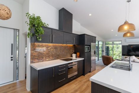 Photo of property in 32 Mount Marua Way, Timberlea, Upper Hutt, 5018