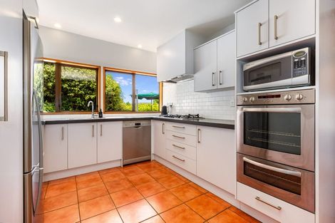 Photo of property in 50 Amapur Drive, Khandallah, Wellington, 6035