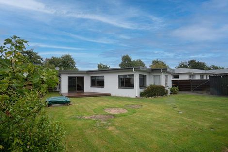 Photo of property in 15 Raglan Avenue, Cloverlea, Palmerston North, 4412