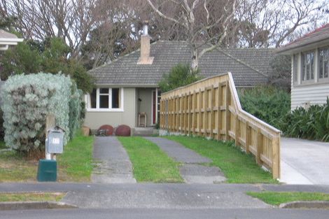 Photo of property in 10 Ayr Place, Hokowhitu, Palmerston North, 4410