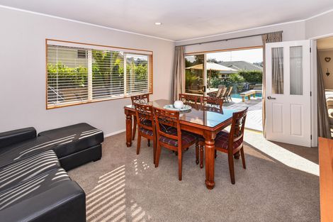 Photo of property in 102 Charles Prevost Drive, The Gardens, Auckland, 2105