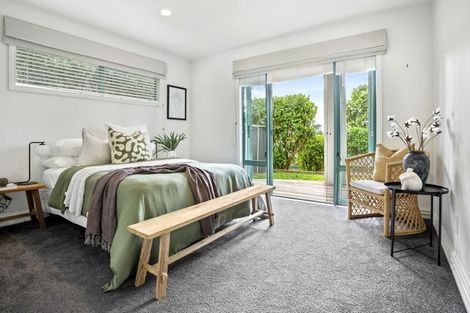 Photo of property in 2/61 Beresford Street, Bayswater, Auckland, 0622